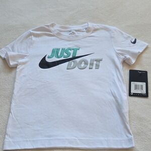 Nike Boys White Graphic Print Athletic Cut Crew Neck T-Shirt Size 5 86J355-001
